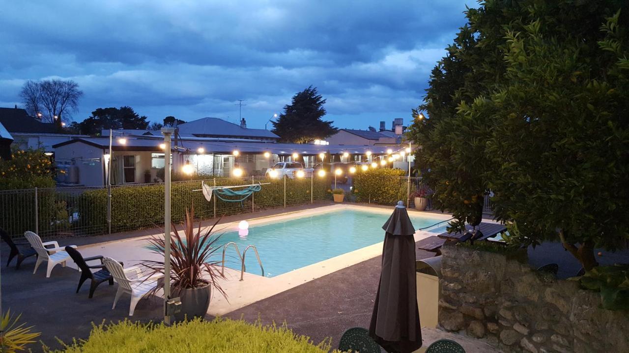 Amble Inn Motel 마스터톤 외부 사진
